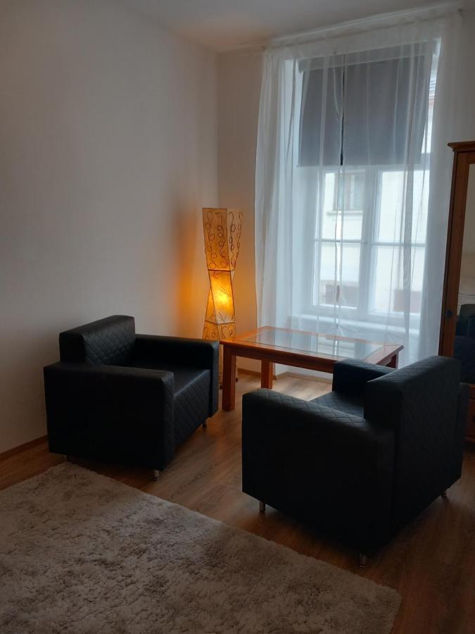Korvin One Apartman Pápa Exterior foto